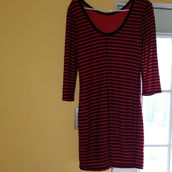 Dress - Picture 3 of 4